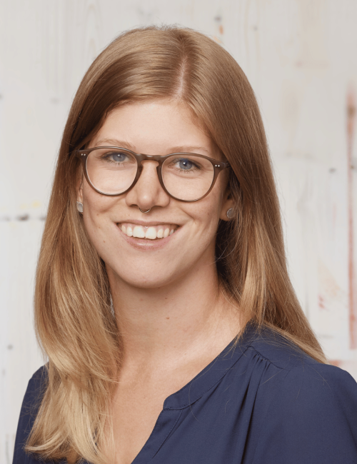 Maltherapeutin und Coach Marianne Wegmüller im Atelier Maravilla